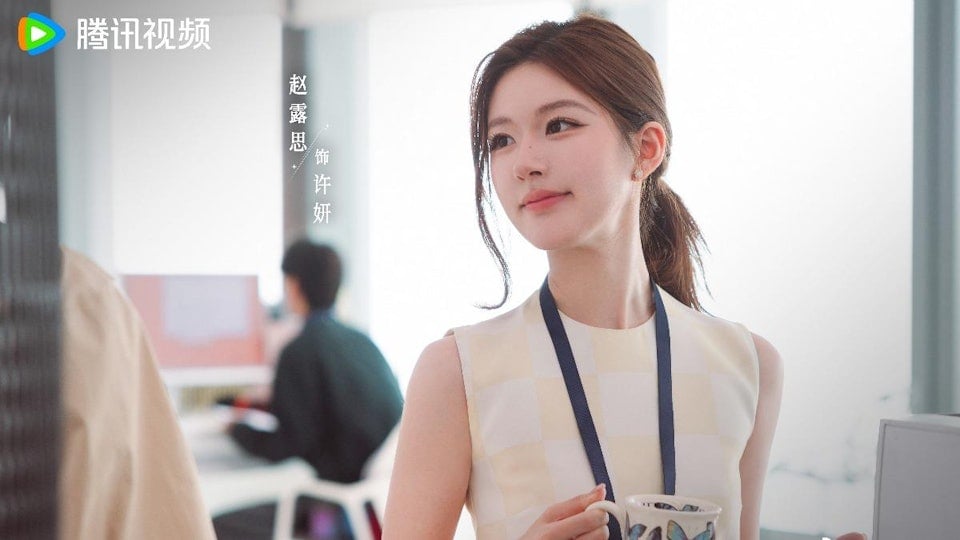 จ้าวลู่ซือ ฉีกสัญญาต้นสังกัด