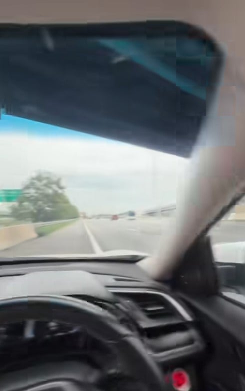 ฉี่ข้างทาง