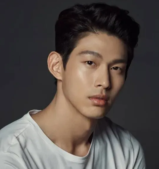 ช็อก! อดีตนักร้องวงดัง ถูกส่งตัวไปอัยการ ก่อเหตุสะกดรอยอดีตแฟนสาว-พกมีดหวังข่มขู่-3