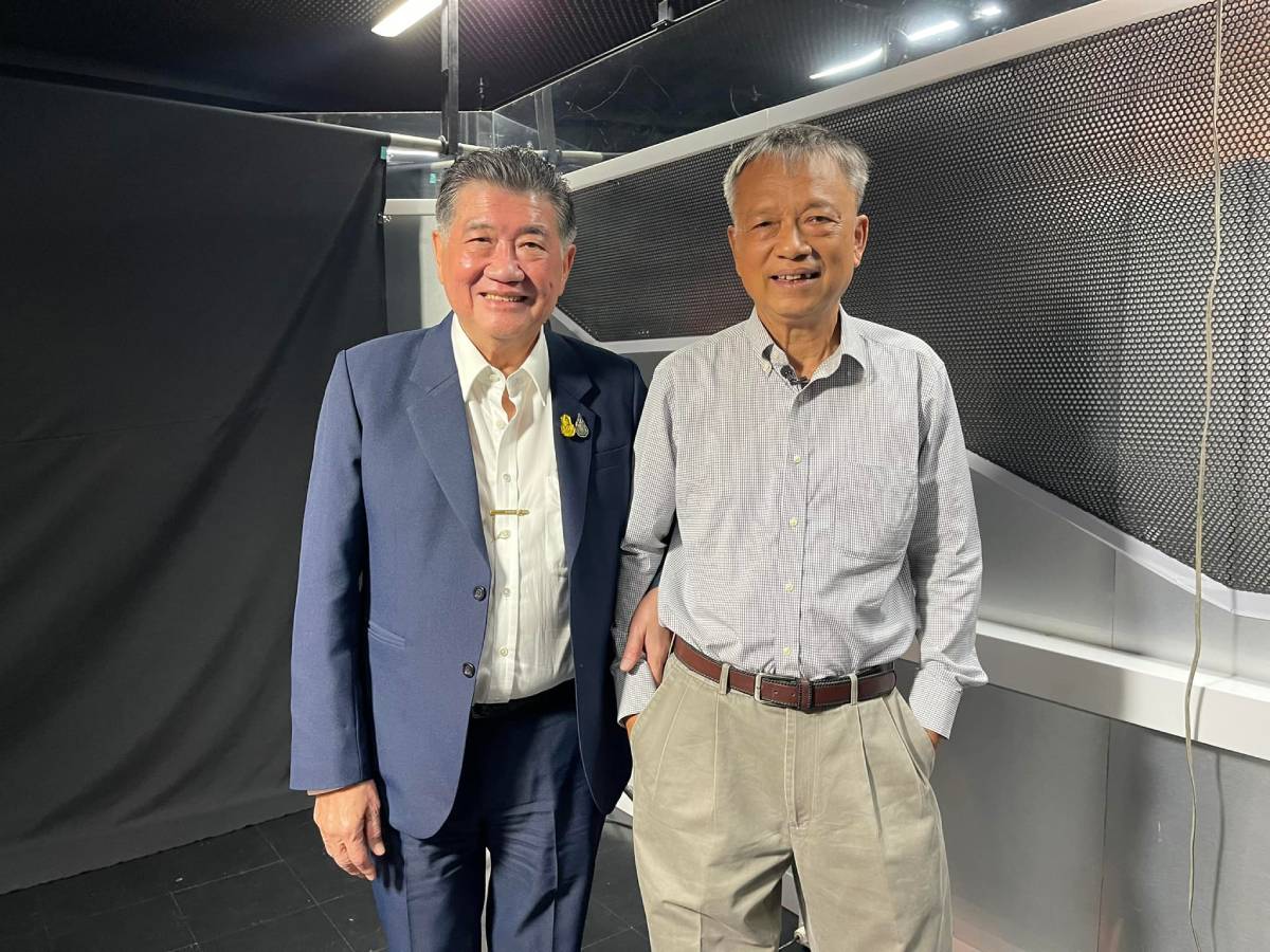 ถึกกับภูมิธรรม