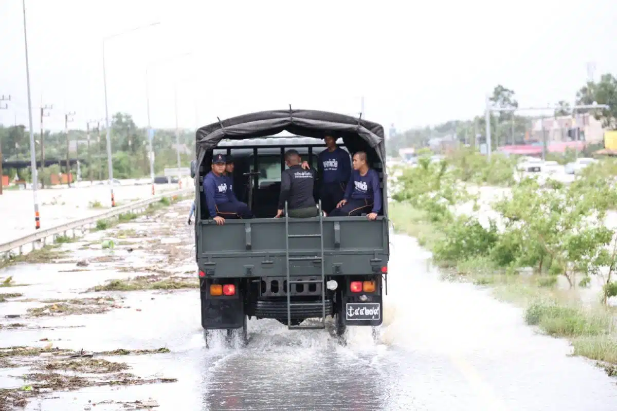 ทหารเตรียมไปช่วยน้ำท่วมภาคใต้