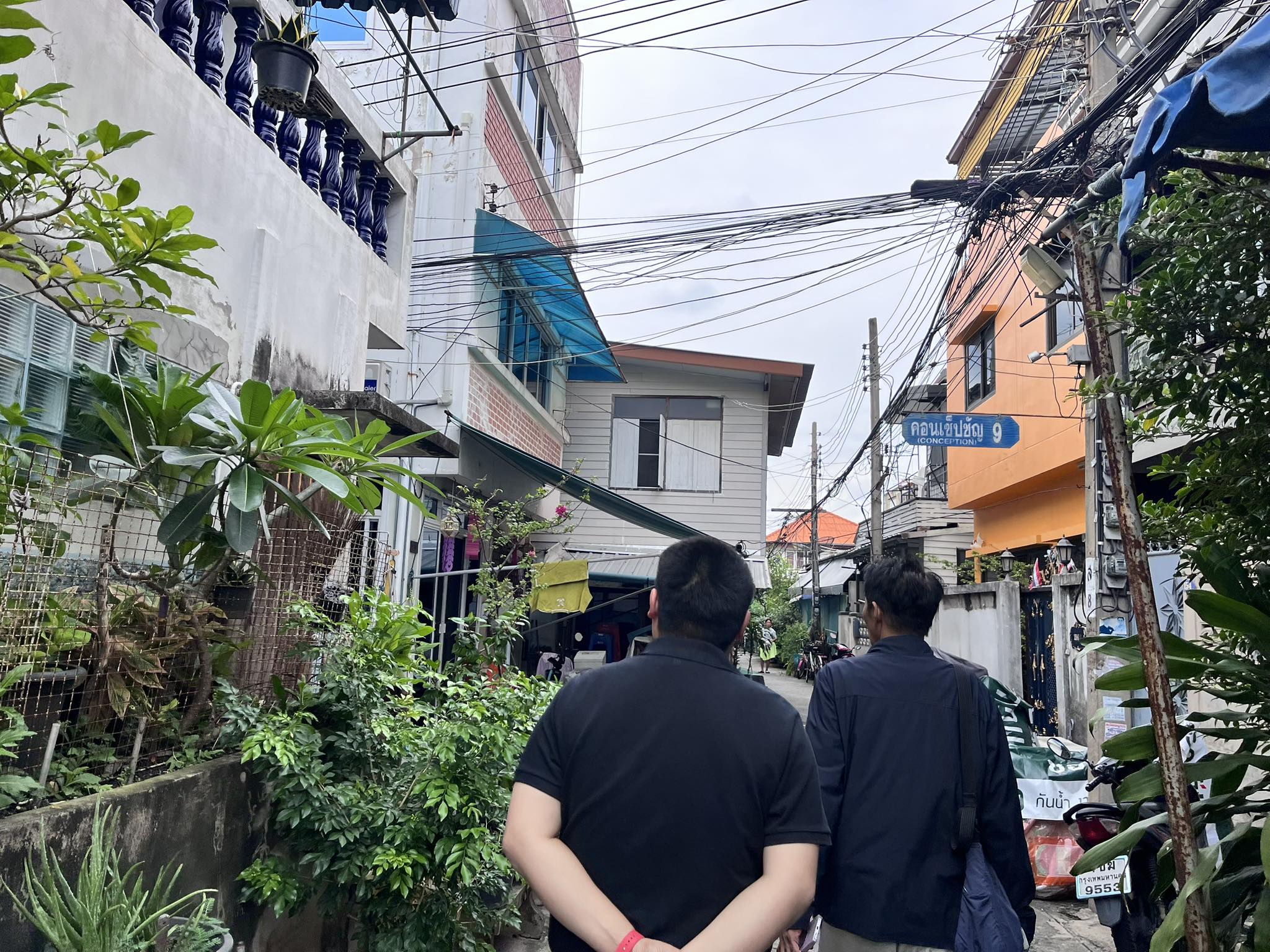 นายธนเดช เพ็งสุข สส.กทม. พรรคประชาชน ลงพื้นทีตรวจสอบตัวแทนม้า