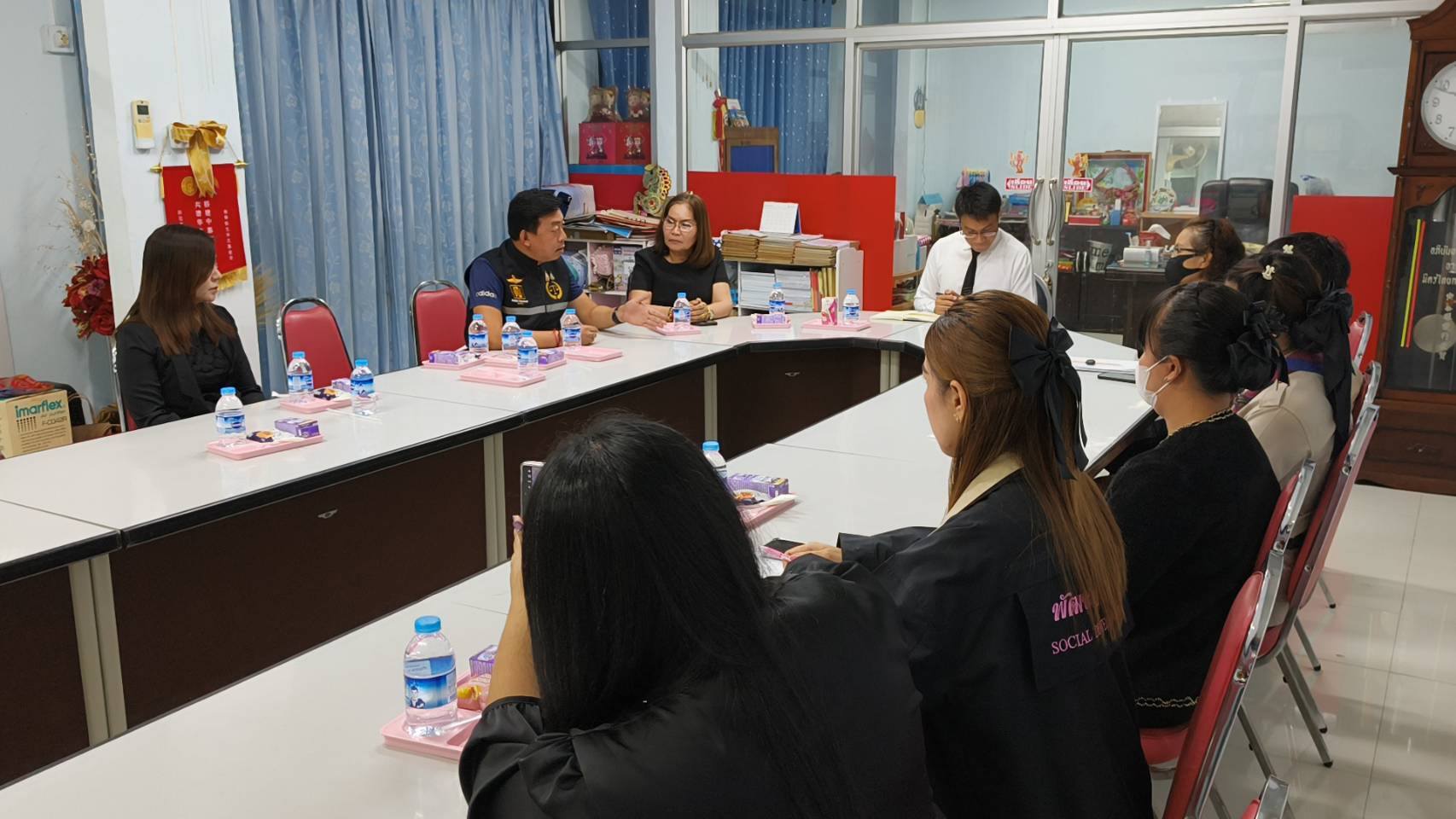 บรรยากาศการประชุมไกล่เกลี่ย ครูและผู้ปกครอง