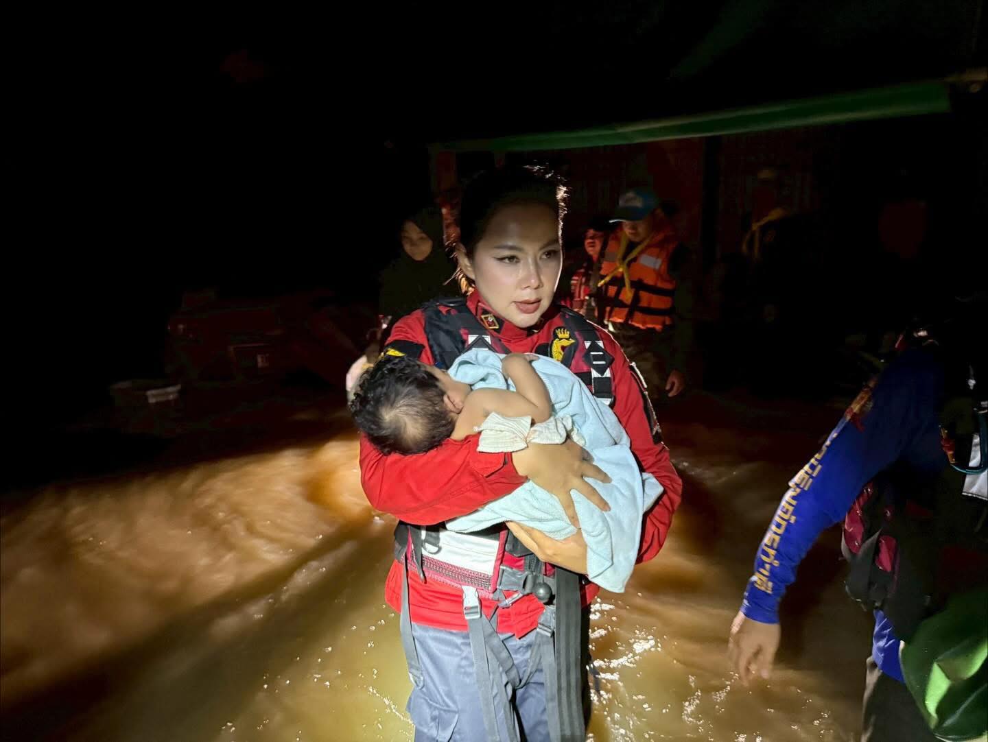 บุ๋ม ปนัดดา รู้แล้วสาเหตุ ผู้ประสบภัยน้ำท่วม โกรธแค้น-ไม่พอใจทีมกู้ภัย-3