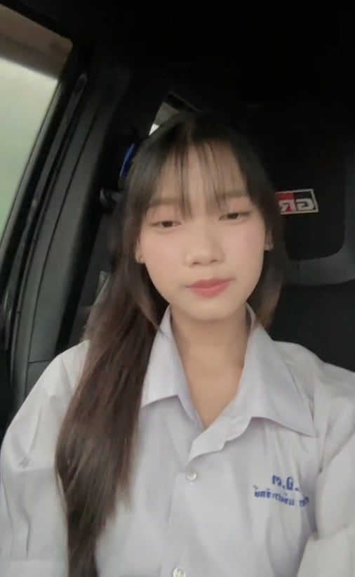 น้องผักบุ้ง แฟน น้องเต ร่วมเชียร์ทีมในนัดชิงชนะเลิศ