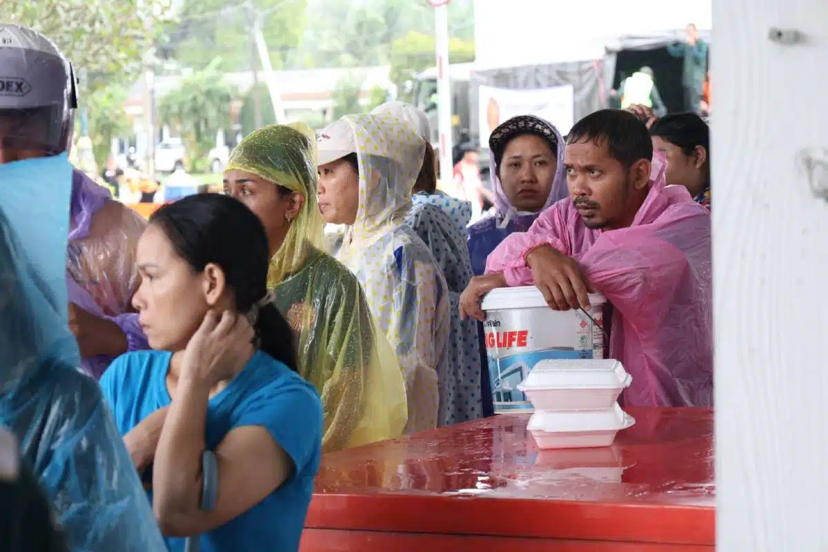 พี่น้องชาวหากใหญ่