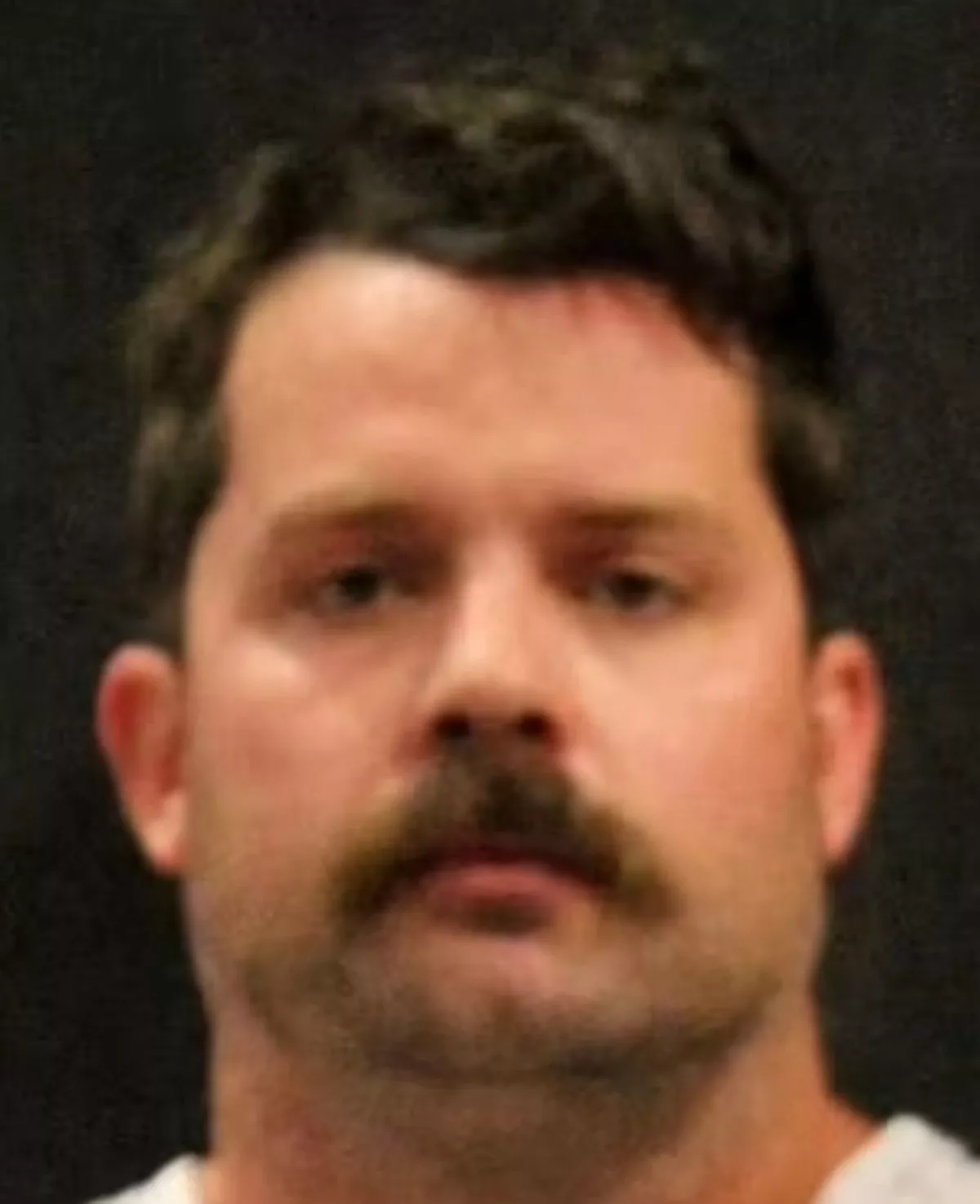 นายคริสโตเฟอร์ โชลส์ พ่อที่ทิ้งลูกในรถ