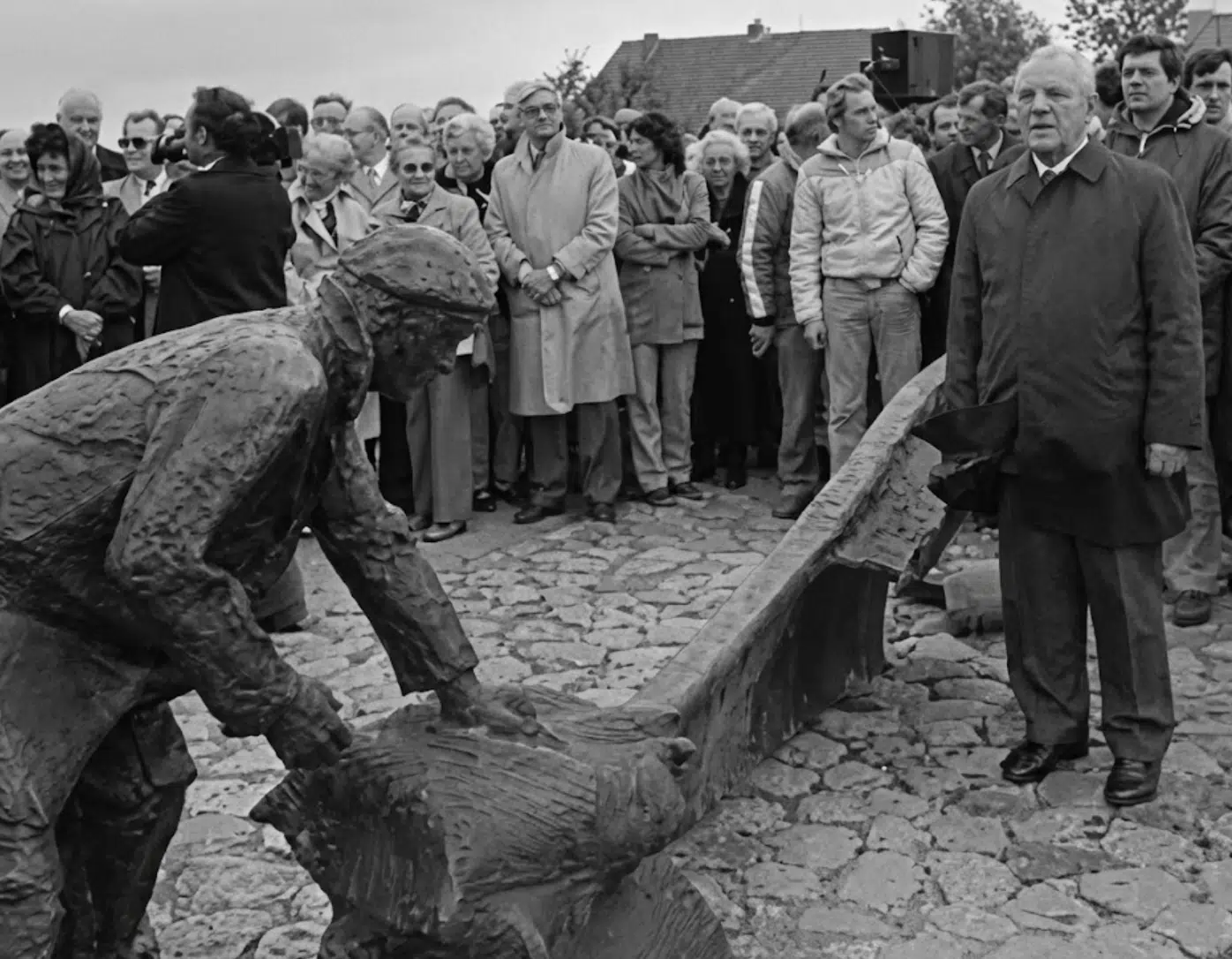 กัปตันเรือนามว่า Arie Evegroen ช่วยป้องกันน้ำท่วม