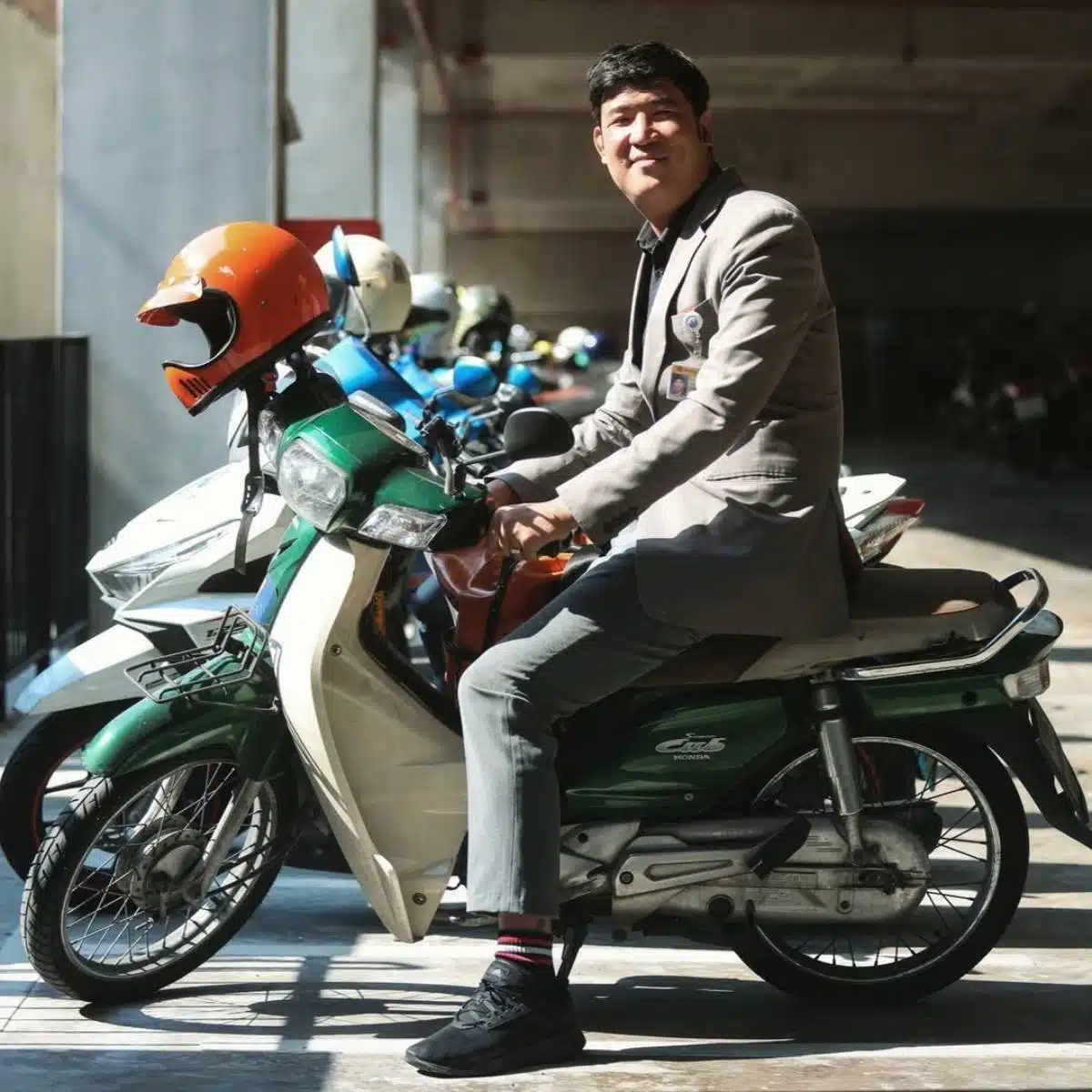 มอเตอร์ไซค์เท่าพิภพ