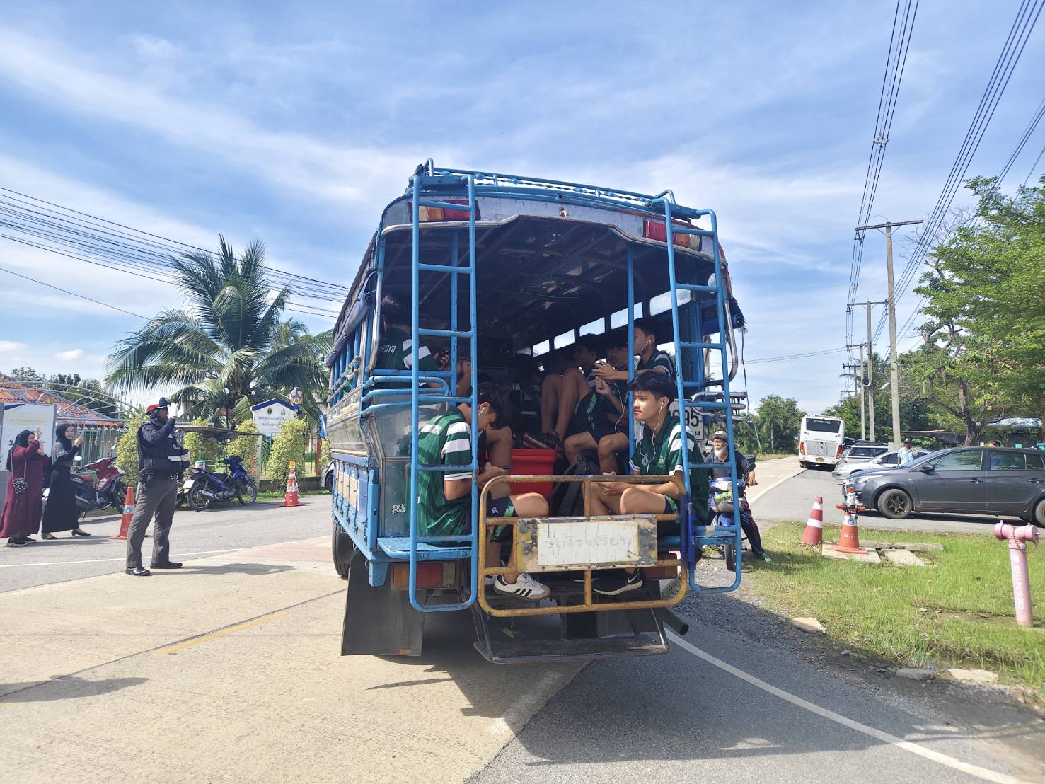 รถขนฝัน หมอนทองวิทยาฟุตบอล