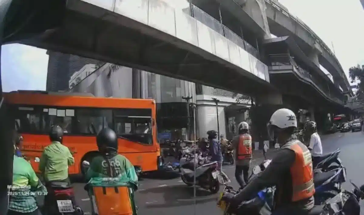 รถเมล์ส้ม