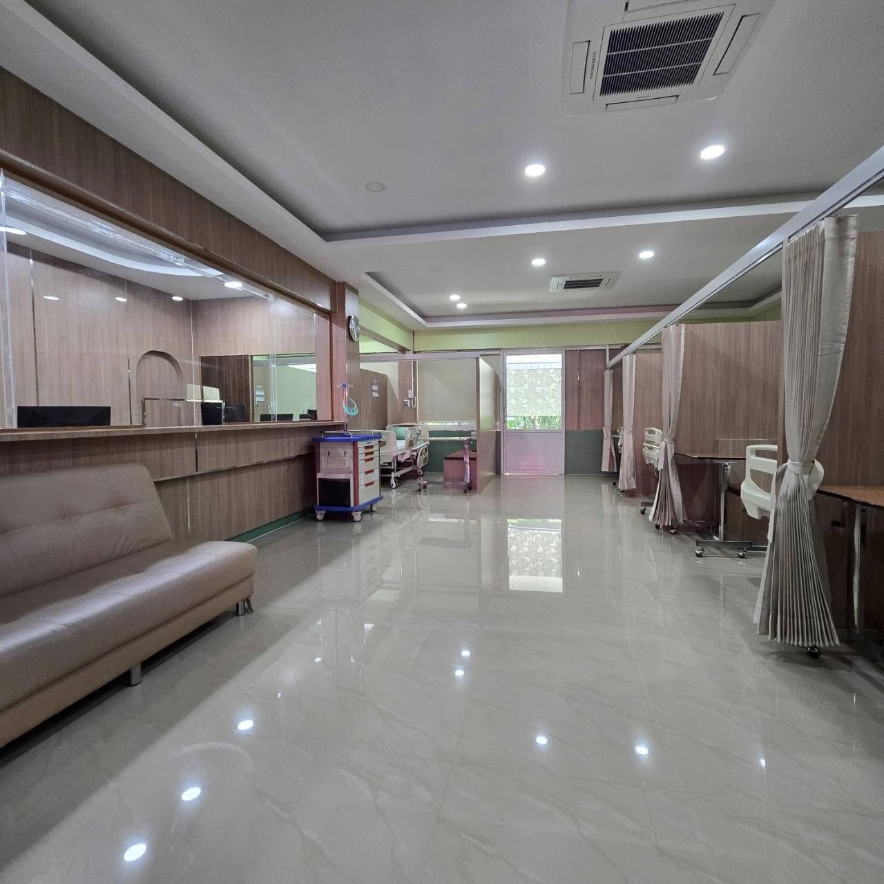 รพ.ด่านมะขามเตี้ย พลิกโฉมตึกผู้ป่วยรวมโรงพยาบาลรัฐ หรูหรา-สะอาดตา ชาวเน็ตแห่ชื่นชม-5