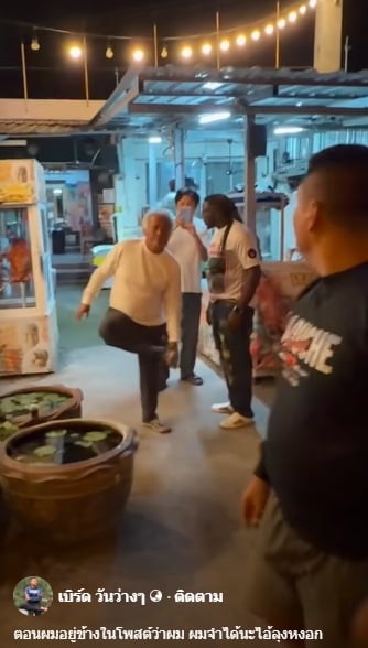 ลุงโทนี่ คว้ารองเท้าตบหน้า เบิร์ดวันว่าง ๆ พังตู้หมูหัน ชาวเน็ตขอดูใบแจ้งความ ชี้จัดฉาก-2