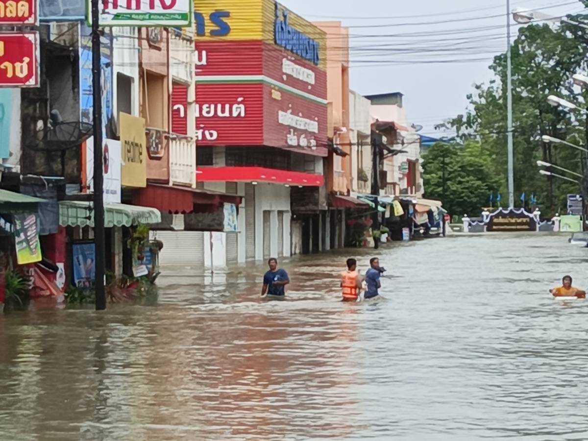 สถานการณ์น้ำบนถนนสายย่านตาขาว