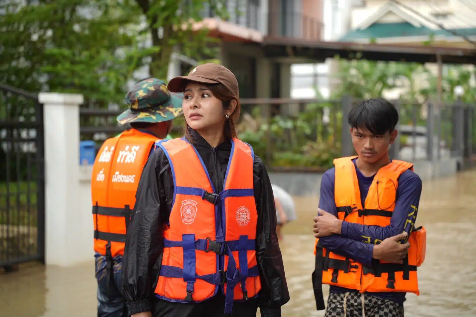 ลิซ่า พรรคประชาชน ลงพื้นที่น้ำท่วมหาดใหญ่
