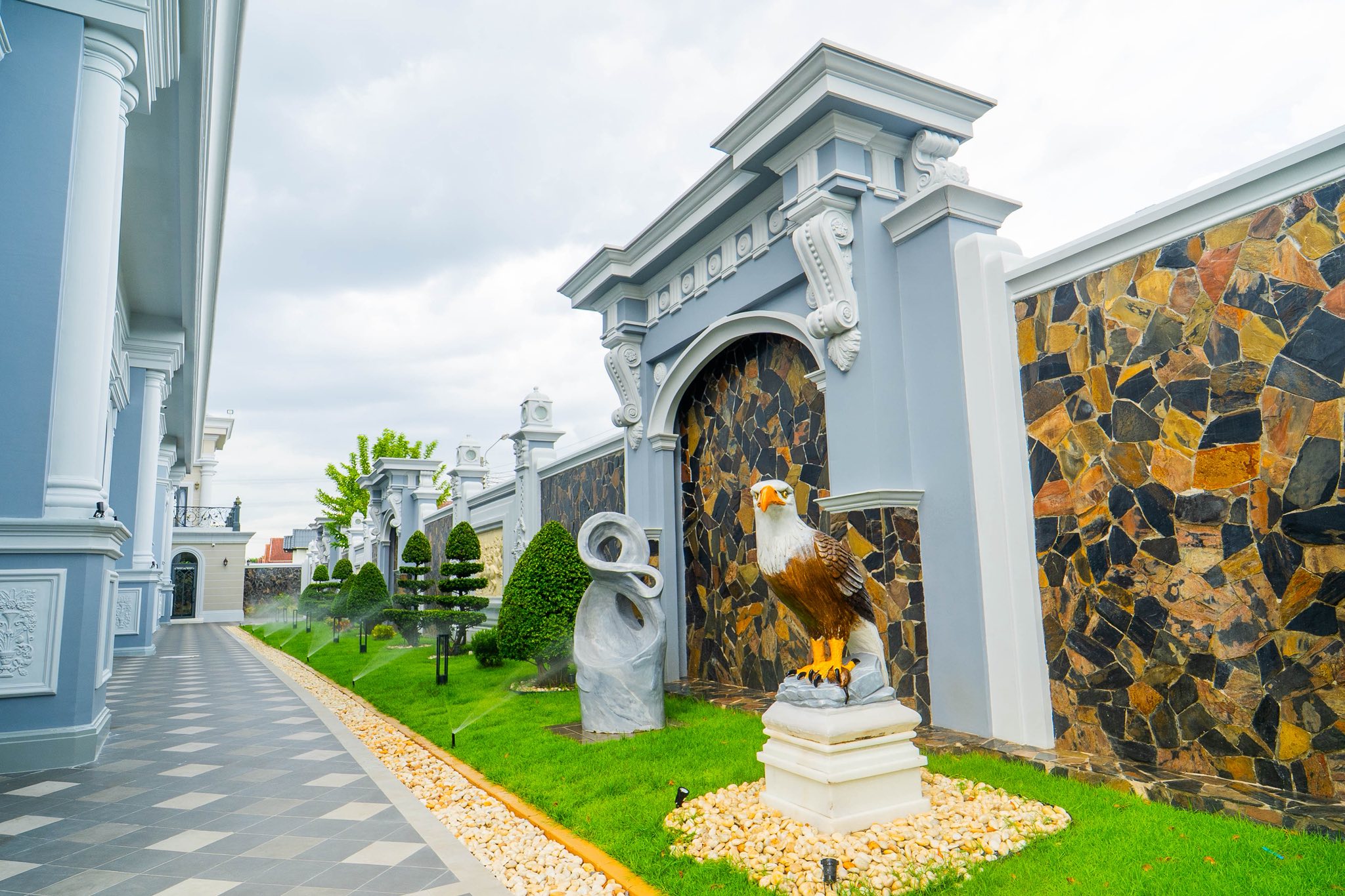 ส่องภาพคฤหาสน์หรู เจ้าของประกาศขาย 250 ล้าน สิ่งอำนวยความสะดวกครบ พร้อมเข้าอยู่ได้เลย-5