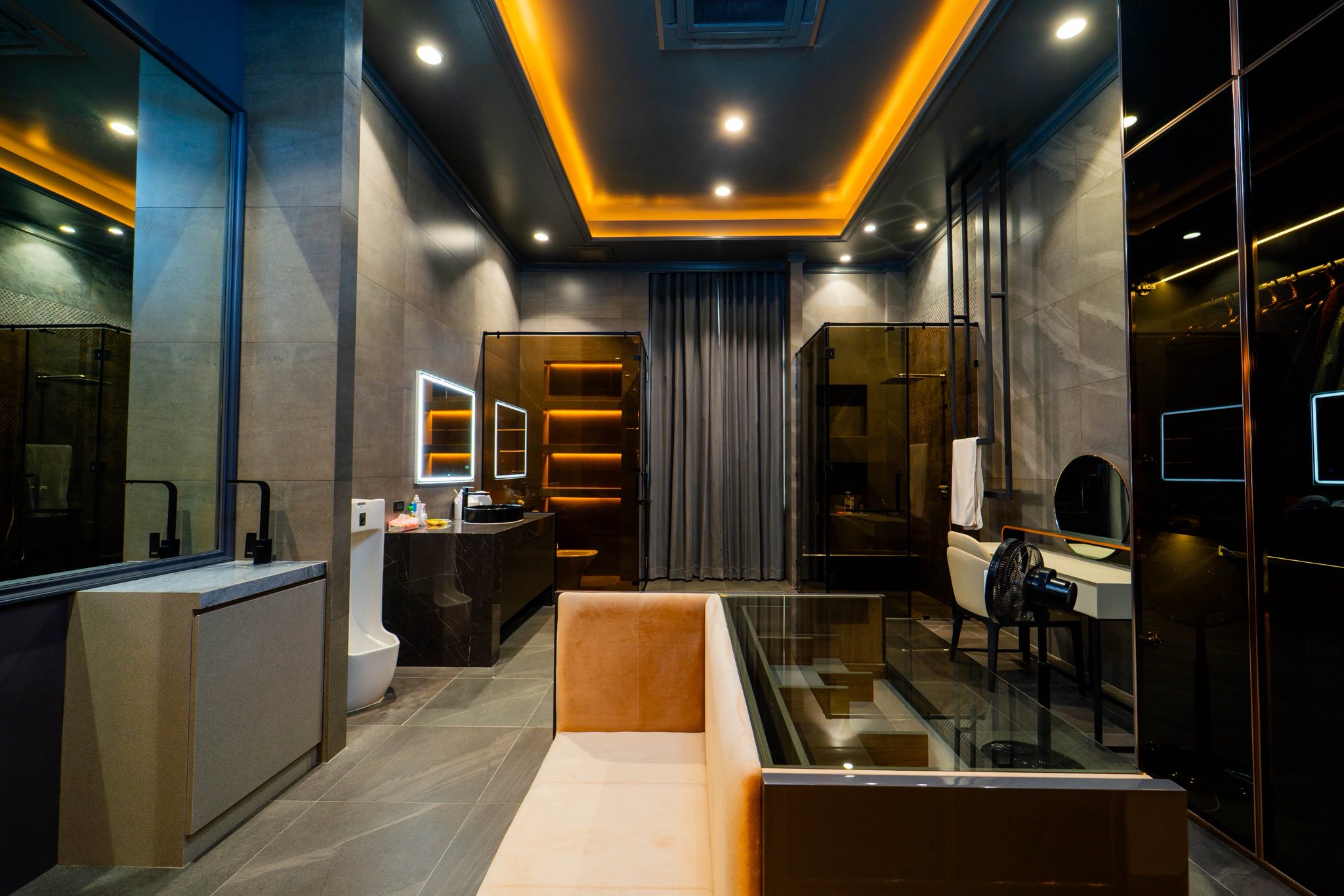 ส่องภาพคฤหาสน์หรู เจ้าของประกาศขาย 250 ล้าน สิ่งอำนวยความสะดวกครบ พร้อมเข้าอยู่ได้เลย-9