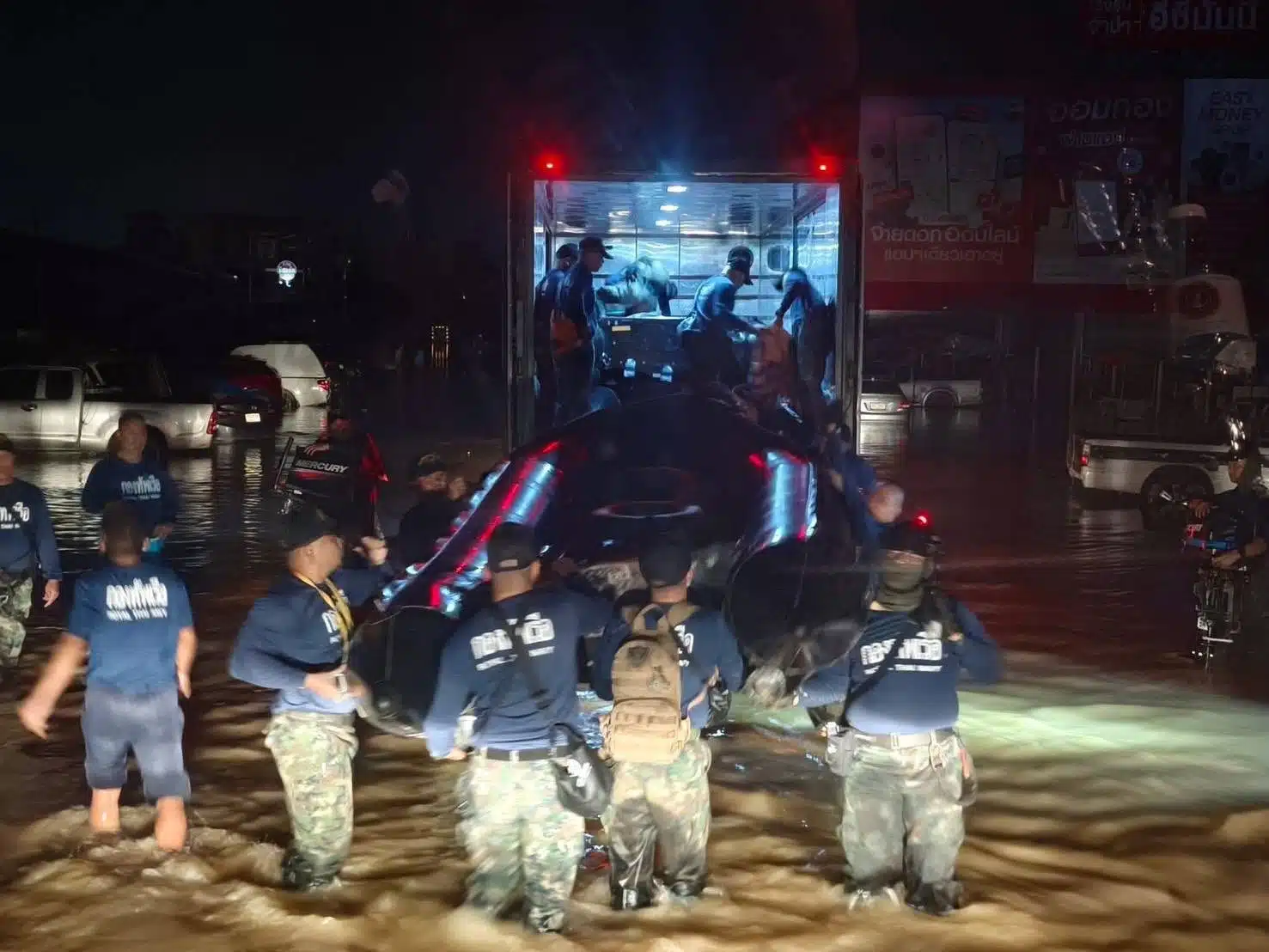 หน่วยซีลช่วยน้ำท่วมเรื่องจริง