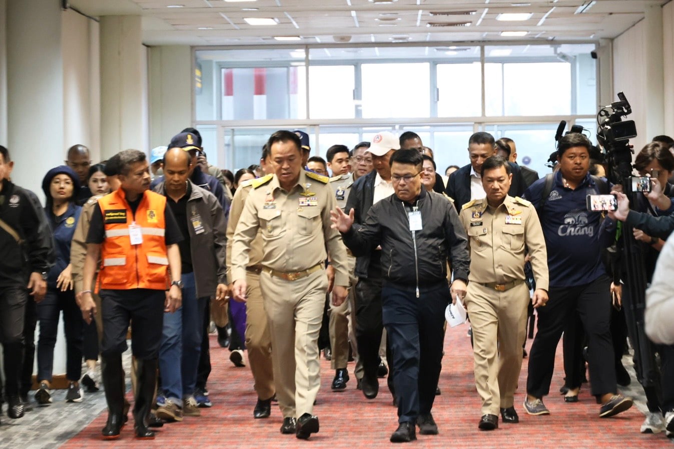 อนุทิน ชาญวีรกูล บินถึงอ.หาดใหญ่ จ.สงขลา