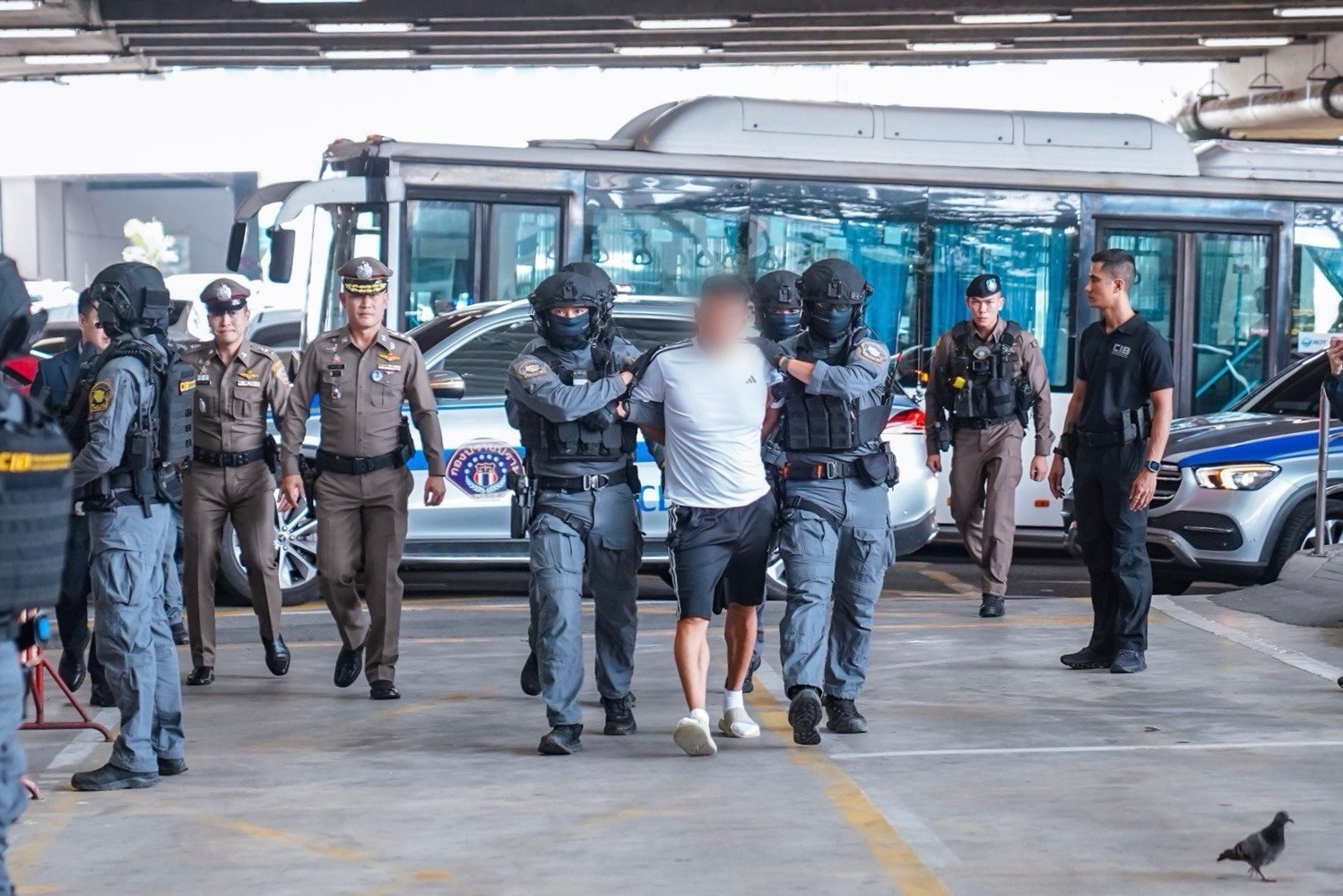 พล.ต.ท.จิรภพ ภูริเดช ผู้ช่วย ผบ.ตร. และเจ้าหน้าที่หนุมาน CIB