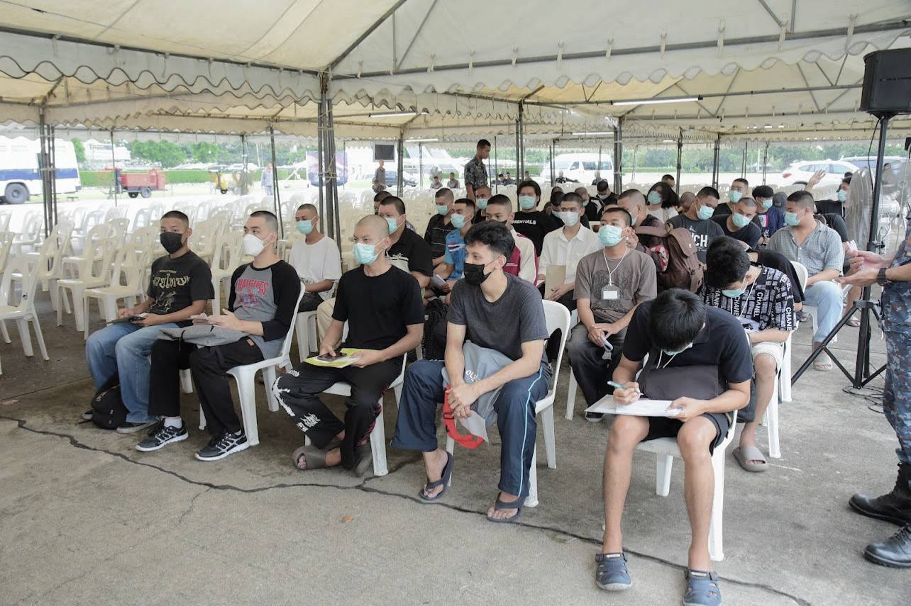 กองทัพอากาศเยี่ยมทหารใหม่