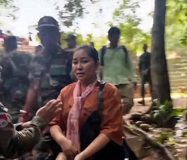 แพน โมนิก้า โดนจับแล้ว คนที่เคยชี้ด่าทหารไทย