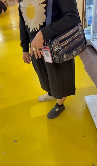 คำพูดของแม่ค้าทำให้ลูกค้าไม่พอใจและโต้ตอบอย่างดุเดือด