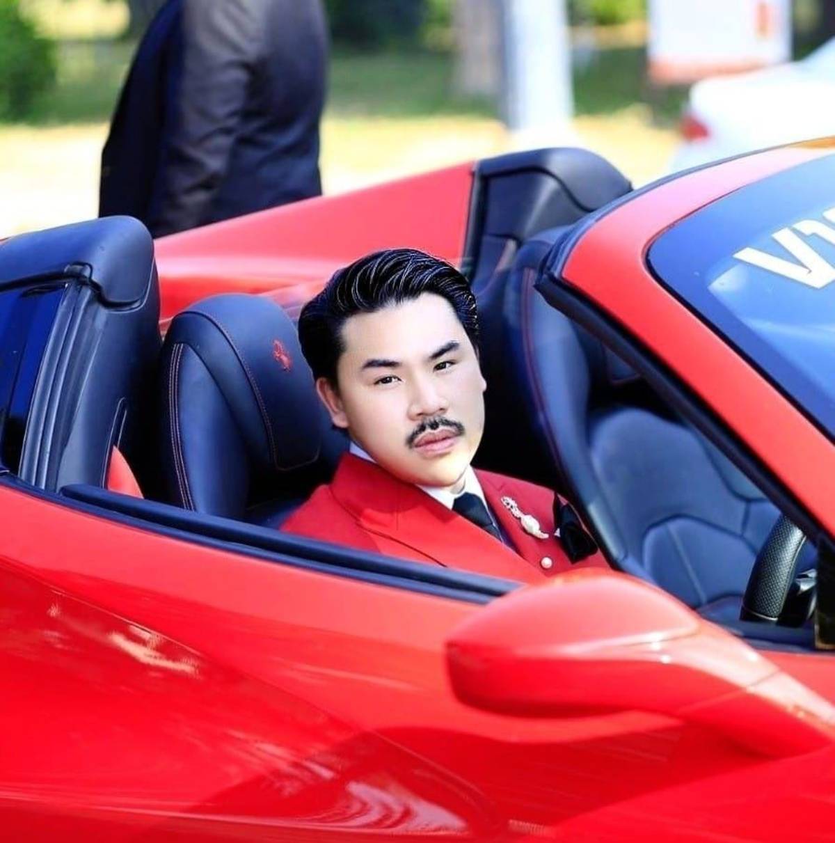 โปรไฟล์เฟซบุ๊กกันจอมพลัง