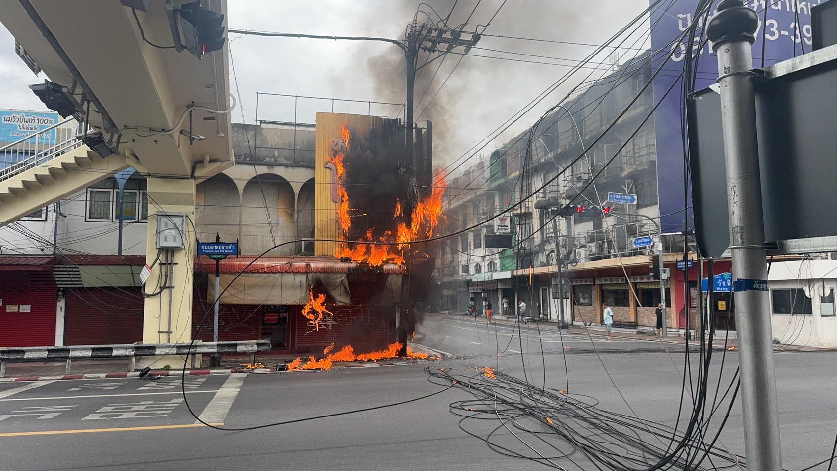 ไฟฟ้าลัดวงจรแยกวังหิน - 2