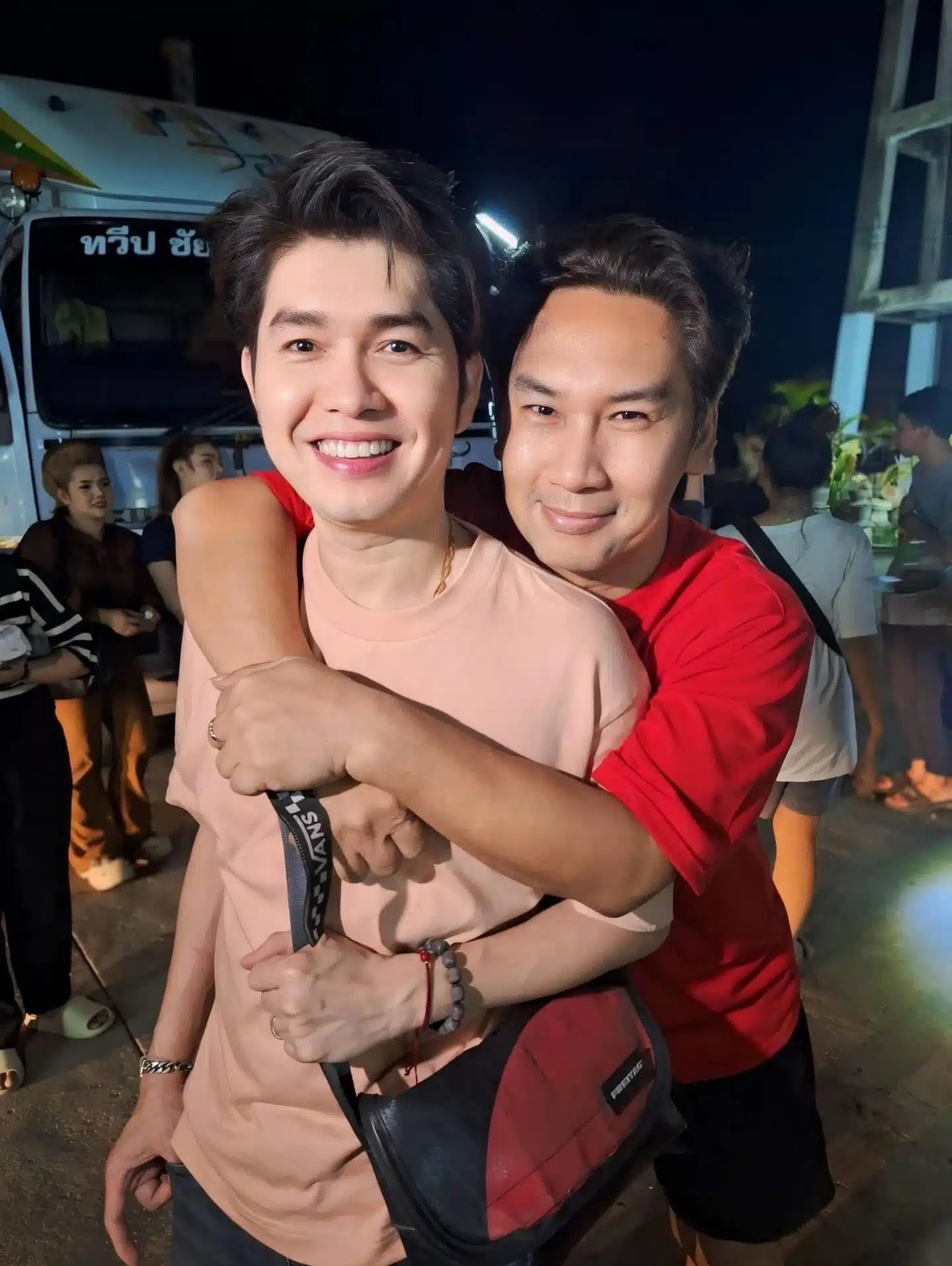 กุ้ง สุธิราช และ เจ๊เมย์ เพชรา วงศ์เทวัญ