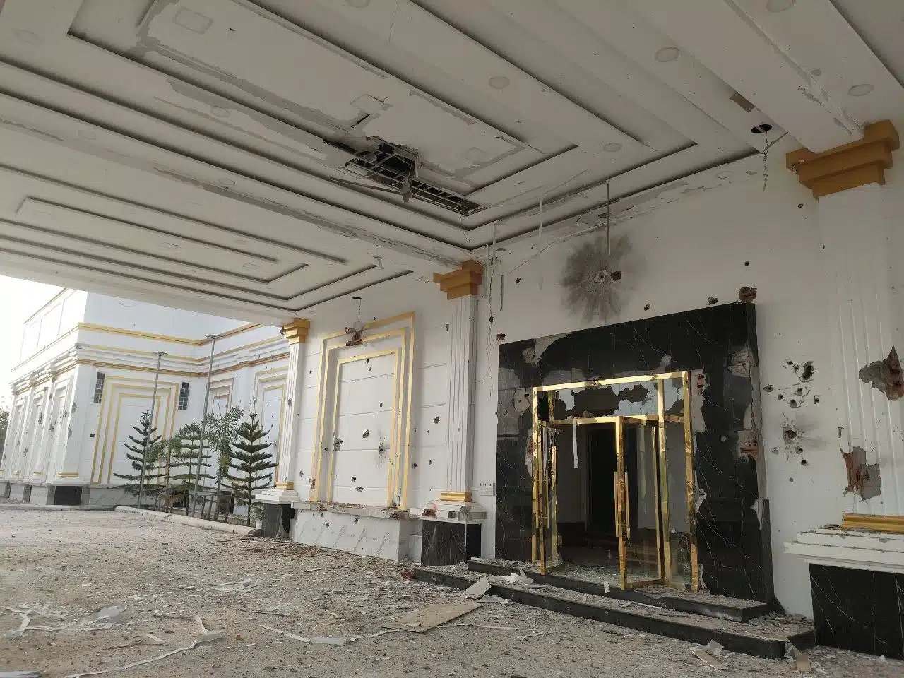 กัมพูชาเผยภาพอาคารคาสิโนใน จ.โพธิสัตว์ ถูกกระสุนถล่มพรุน