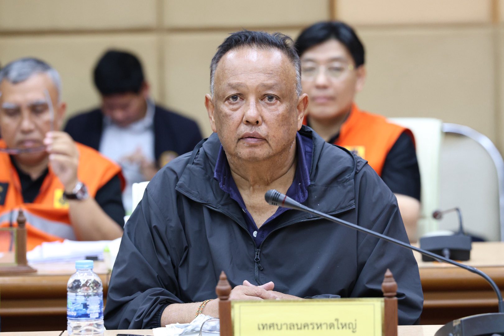 นายณรงค์พร ณ พัทลุง นายกเทศมนตรีนครหาดใหญ่ ประชุมผ่านระบบ Conference