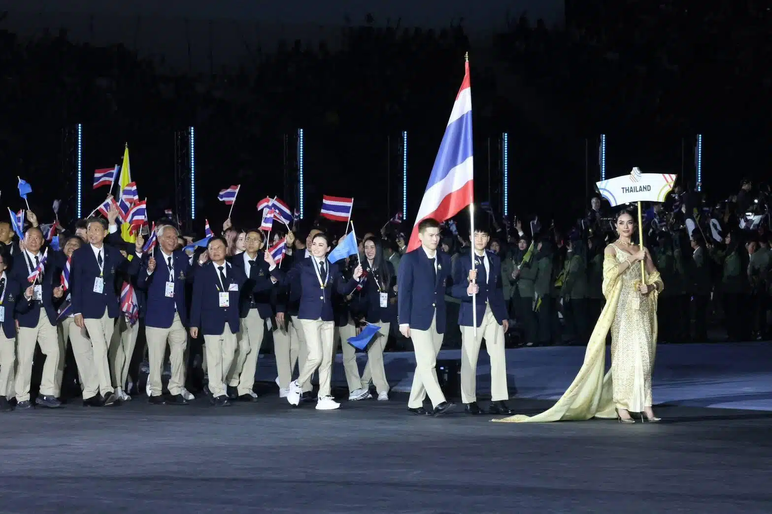 สมเด็จพระนางเจ้าสุทิดา พัชรสุธาพิมลลักษณ พระบรมราชินี เสด็จร่วมขบวนนักกีฬาซีเกมส์ 2025-3