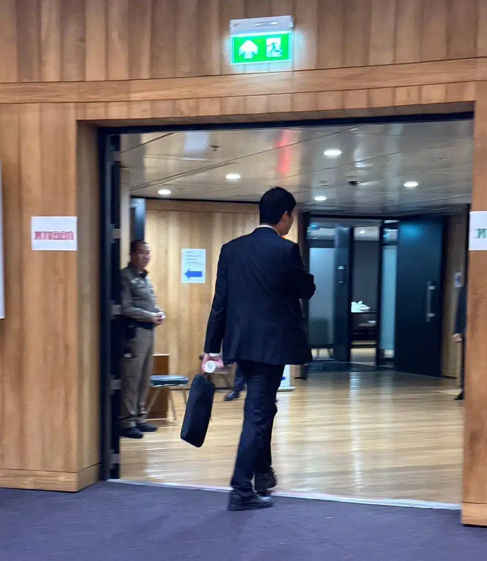 &quot;เท่าพิภพ&quot; โพสต์อำลา จบเส้นทาง สส. 6 ปี ลั่นภูมิใจ มาจากคนธรรมดา