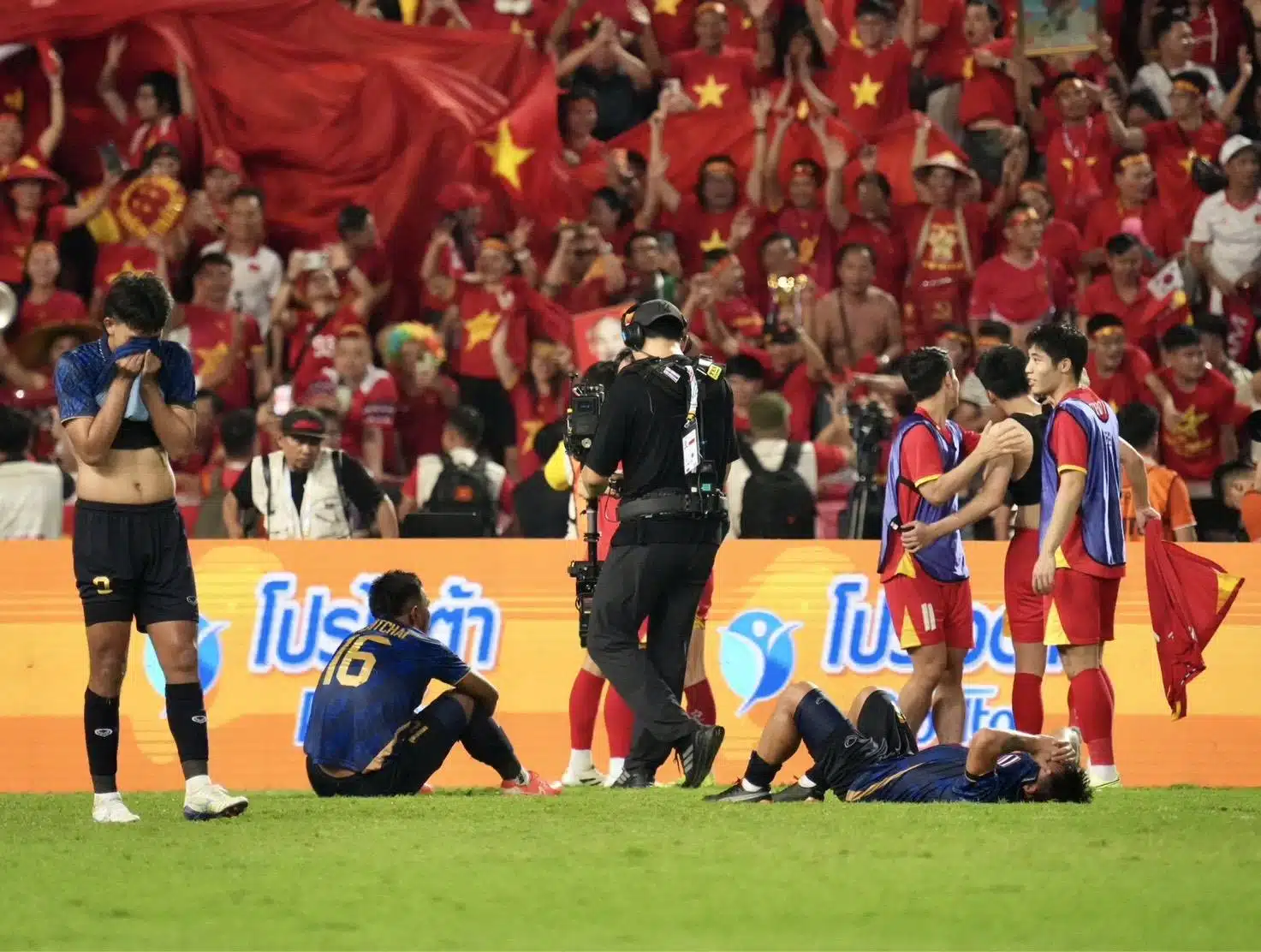 เหวียน ทรันห์ นาห์น ยิงประตูชัยให้เวียดนามในช่วงต่อเวลา