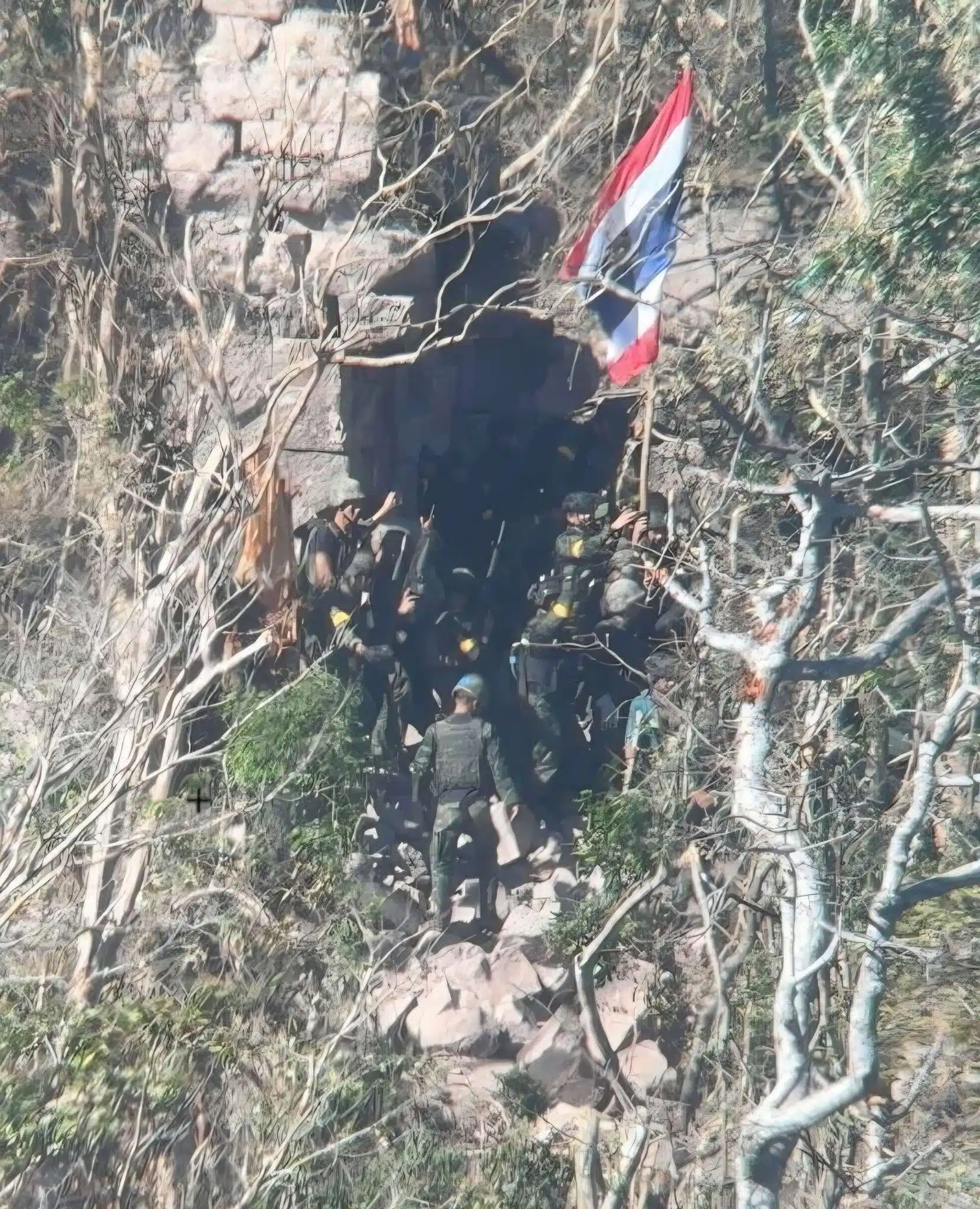 เพจดังเปิดภาพทหารไทยยึดคืนปราสาทตาควายสำเร็จ