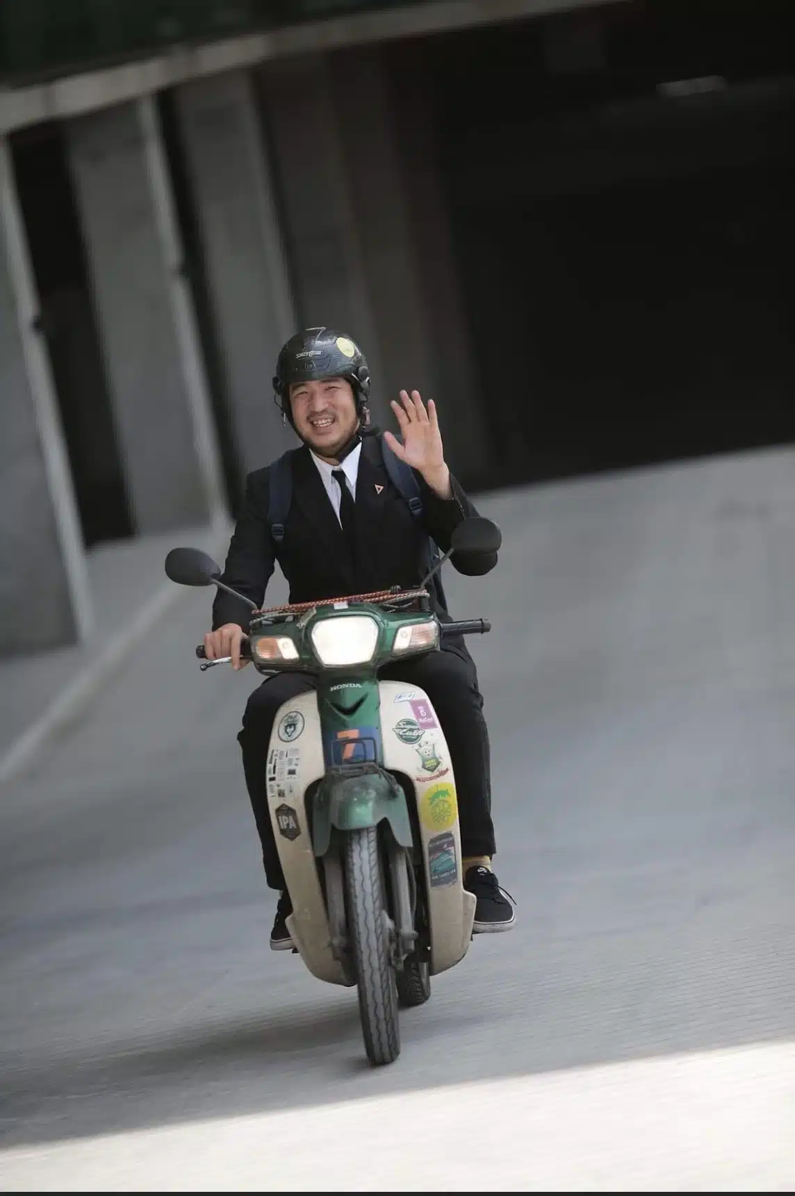 เท่าพิภพ ลิ้มจิตรกร