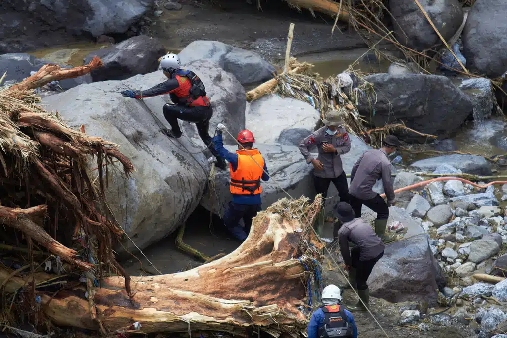 น้ำท่วมอินโดนีเซีย