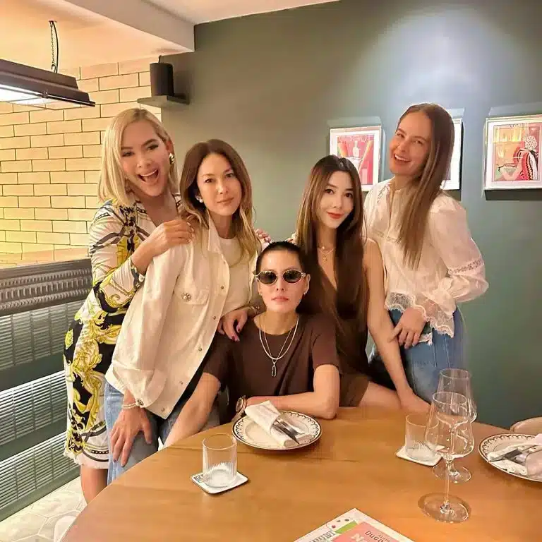 ข้าวโพดกล่าวถึงการสร้างความสัมพันธ์ที่มีพื้นฐานของความไว้วางใจ