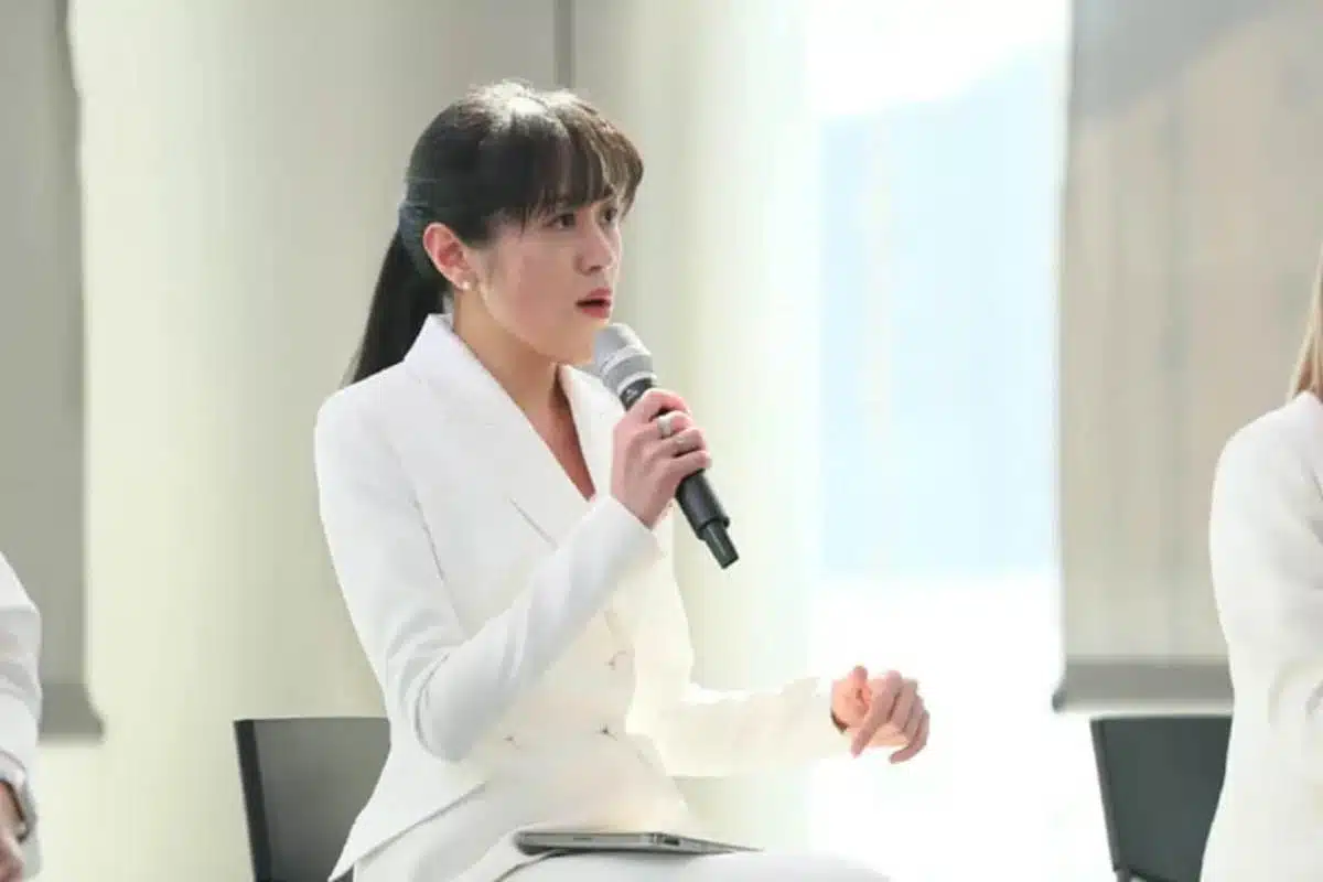 ช่อพรรณิการ์ออกรายการ