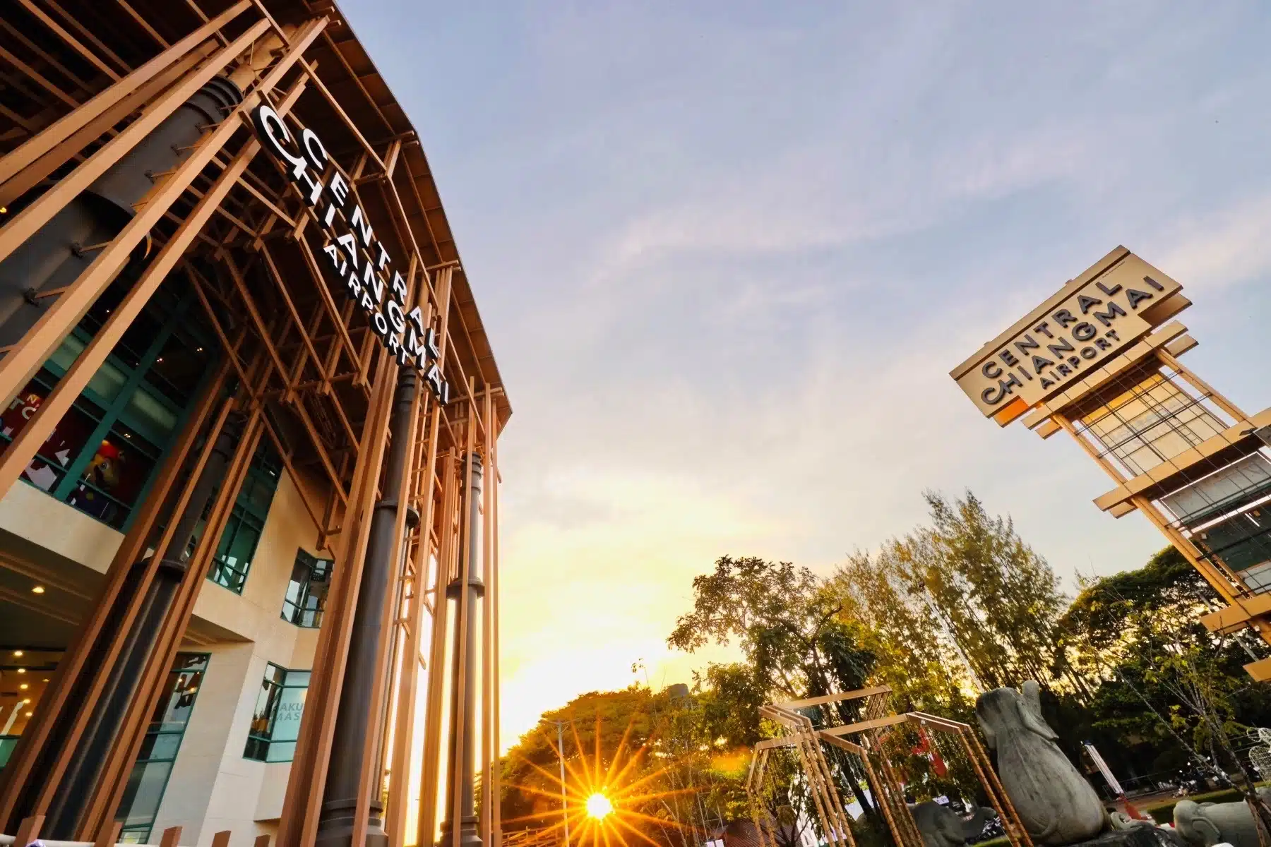 ภาพบรรยากาศใหม่ของเซ็นทรัล เชียงใหม่ แอร์พอร์ต ที่มีการออกแบบสไตล์ล้านนาสมัยใหม่