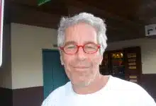 เปิดเอกสารลับในคุก "เจฟฟรีย์ เอปสตีน" เคยลั่น ไม่ฆ่าตัวตาย เพียง 9 วันก่อนพบเป็นศพ