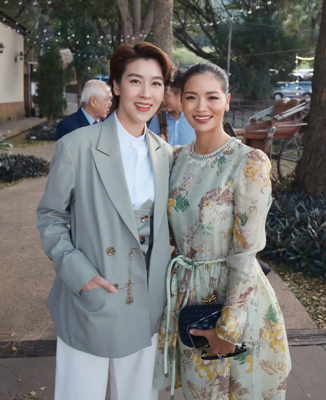 หวานไม่พัก! เชียร์ ฑิฆัมพร ควง หมิว รังสินี ร่วมยินดีงานแต่ง ออร่าอินเลิฟพุ่งกระจาย-2