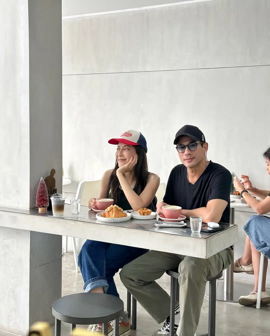 พิ้งกี้-ตุ้ย เสิร์ฟช็อตหวานไม่พัก ตั้งแต่งานแต่งยันคาเฟ่ ภาพคู่ที่หลายคนรอคตคอย-4