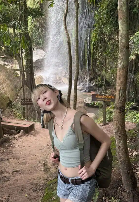 ภาพการสวมกอดพ่อแม่ของโนว์เบลล์ในคลิปไวรัล