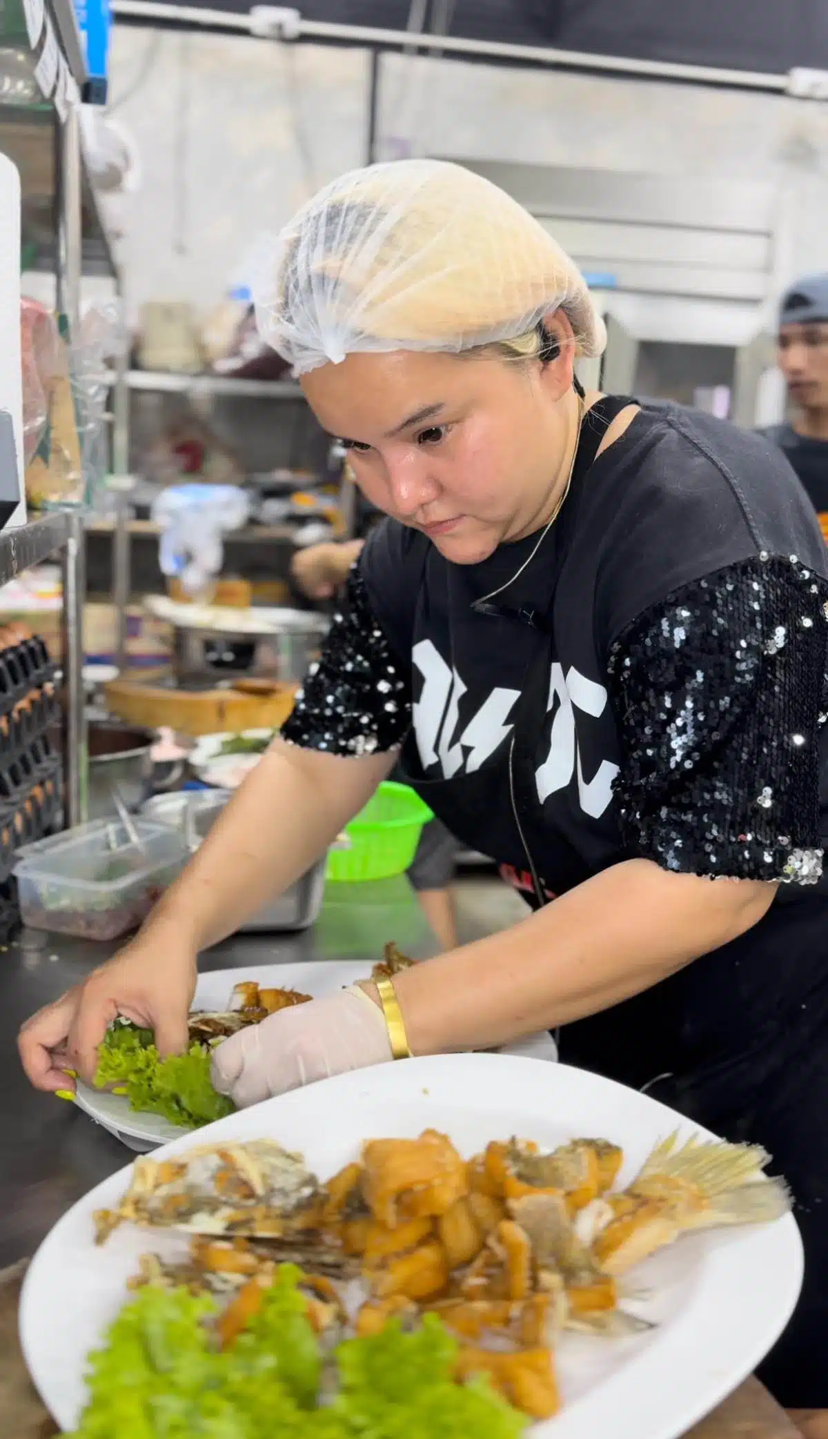 เหมยหมึกเป็นซาซิมิที่เป็นข่าว