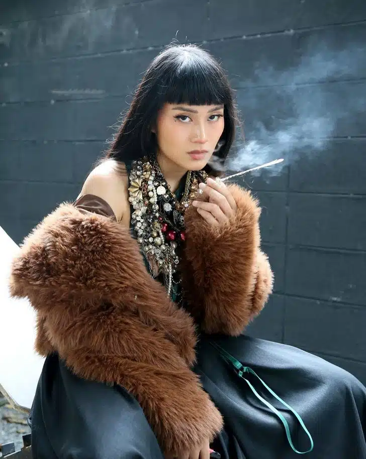 การเปลี่ยนแปลงของวี Badbitchbkk จากศิลปินสู่การเมืองน่าจับตามอง