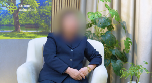 หญิงวัย 60 เหงาใจแอบคบชู้หนุ่มรุ่นลูก เมียหลวงตามตบเรียกสามีตัวจริงมารับ ทำครอบครัวพัง ลูกหลานอับอายจนมองหน้าไม่ติด