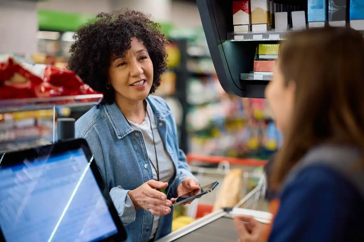 หนึ่งในจุดเด่นของการเข้าร่วมโครงการมิตรแท้โชห่วย คือ ไม่มีค่าแรกเข้า และไม่ผูกมัดแบบแฟรนไชส์ เจ้าของร้านจึงไม่ต้องลงทุนก้อนใหญ่ตั้งแต่เริ่มต้น และมีอิสระในการตัดสินใจทางธุรกิจอย่างเต็มที่