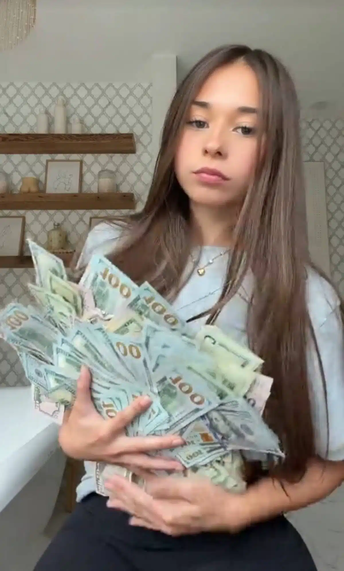 โซฟีเรน รายได้ 2 ปี